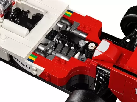 LEGO Icons 10330 McLaren F1 MP4/4 и Айртон Сенна